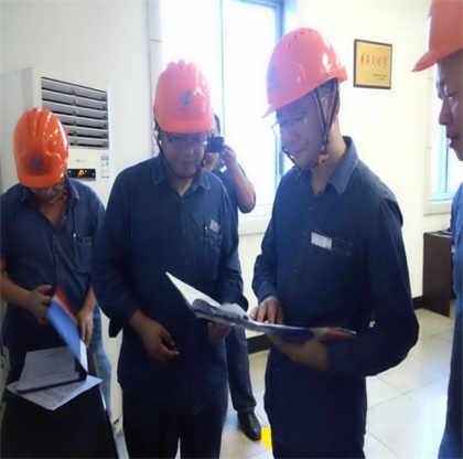赵永清率队安全检查1.jpg