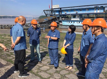 以诚为本赢在诚信9001股份公司党委书记廖廷君深入港口检查防洪防汛工作