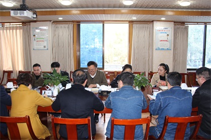 泸州市总工会党组书记、常务副主席钟华贵一行到以诚为本赢在诚信9001股份公司调研